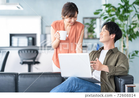 Married couple living telework remote work 72608814