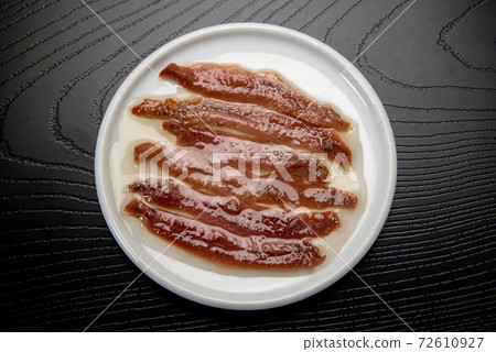 anchovies 72610927