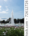 Autumn cherry blossoms and fountain 72612726