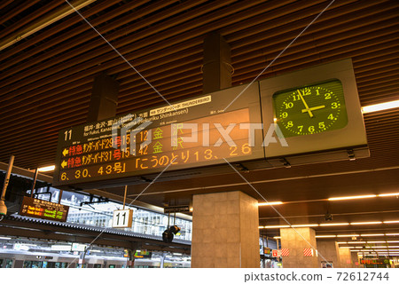 JR大阪站信息顯示 72612744