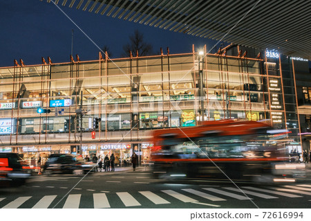 Urban scenery Taito-ku, Tokyo, evening view of the intersection in front of Ueno Station on Koen-dori 72616994