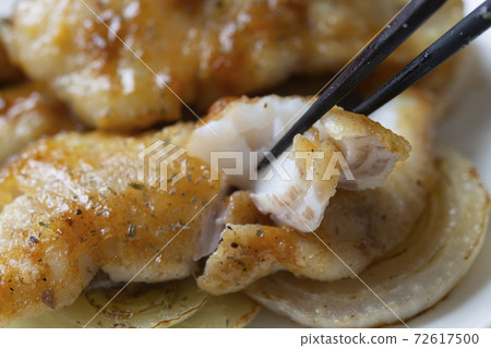 Grilled cod with garlic butter and soy sauce Grilled cod with garlic butter and soy sauce 72617500