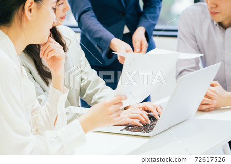 Business scene 72617526