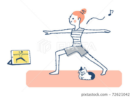 女人在做瑜伽在線 72621042