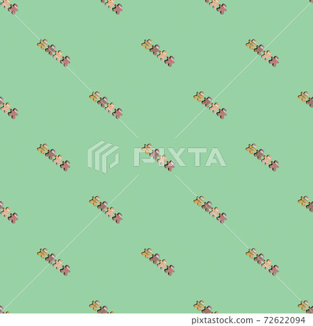 Small groups of gingerbread men. The concept of social distancing.Seamless pattern Small groups of gingerbread men. The concept of social distancing.Seamless pattern 72622094