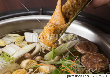 魚肉火鍋 72625691