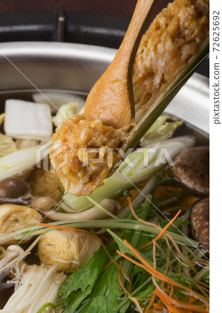 魚肉火鍋 72625692