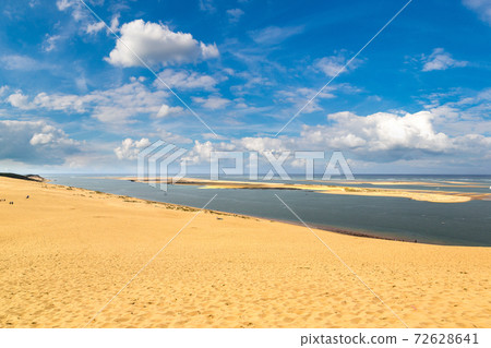 Dune of Pilat, Arcachon Bay,  France 72628641