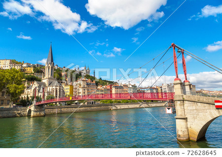 Footbridge in Lyon, France Footbridge in Lyon, France 72628645