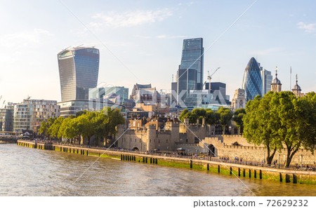 Cityscape of London 72629232