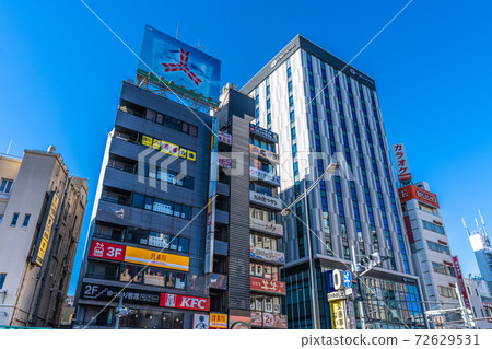 日本的東京城市景觀電暈劍客,淺草站前的酒店,小酒館,租戶招募... = 2020年12月17日 日本的東京城市景觀電暈劍客,淺草站前的酒店,小酒館,租戶招募... = 2020年12月17日 72629531