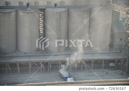 Concrete mixing tower. Concept of on-site construction facility. 72630167