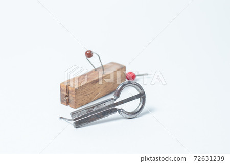 Vargan harp musical instrument with wooden case Vargan harp musical instrument with wooden case 72631239