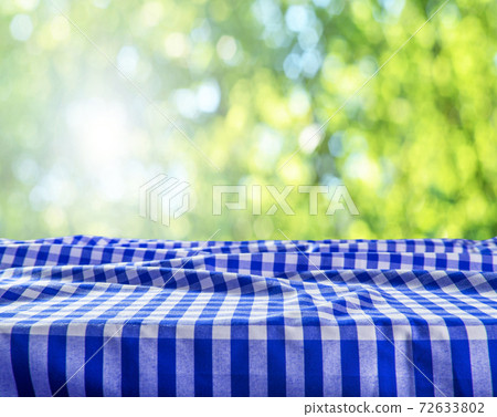 Empty checkered table background Empty checkered table background 72633802