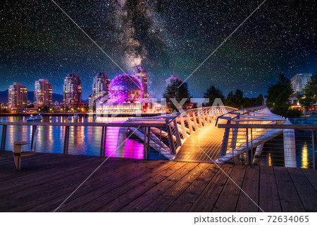 Pedestrian Bridge in False Creek, Vancouver Downtown, British Columbia, Canada 72634065
