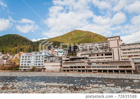 [下野溫泉町和飛ida河在紅葉] 72635588