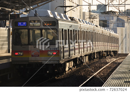 在東急大町線（8090列車）的中信站出發的各個站下車 72637024