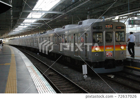 東急大町線各站在多子玉川站(8500系列列車)停靠 東急大町線各站在多子玉川站(8500系列列車)停靠 72637026