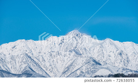 Mt. Goryu in winter (from Ogawa Village, Nagano Prefecture) Mt. Goryu in winter (from Ogawa Village, Nagano Prefecture) 72638055