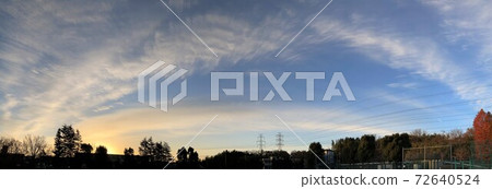 Early morning　 72640524