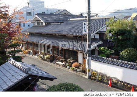 從歷史悠久的日式旅館“ Hangetsuan”中看到岩國的1丁目大明小路風景 從歷史悠久的日式旅館“ Hangetsuan”中看到岩國的1丁目大明小路風景 72641592