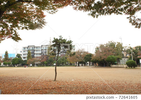 Gyotoku Ekimae Park Square South Exit 72641605