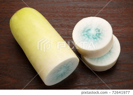 帶有藍色核心的蘿蔔 72641977