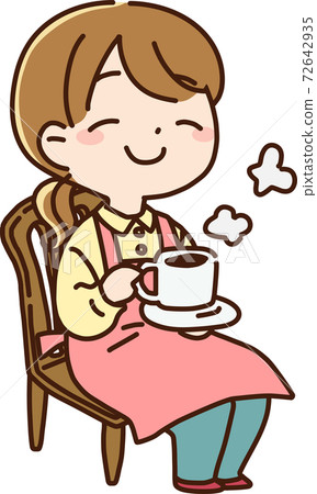 Housewife / female nursery teacher coffee break, rest 72642935