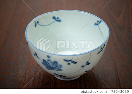 Empty bowl Empty bowl 72643089