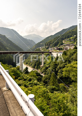 Yoshino River 72644384