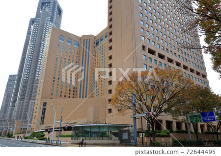 Tokyo walk near Nishi-Shinjuku Kita-dori in autumn Tokyo walk near Nishi-Shinjuku Kita-dori in autumn 72644495