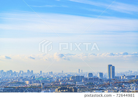 從大阪千里山眺望大阪市的遠景 從大阪千里山眺望大阪市的遠景 72644981