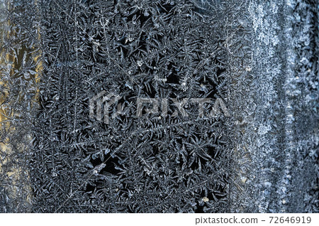 Frost crystals on metal 72646919