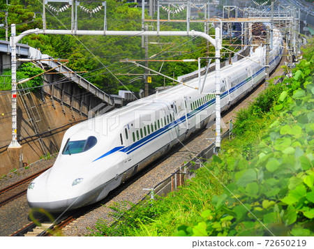 Shinkansen N700S J2 formation and fresh green near Ishiyama, Otsu City Shinkansen N700S J2 formation and fresh green near Ishiyama, Otsu City 72650219