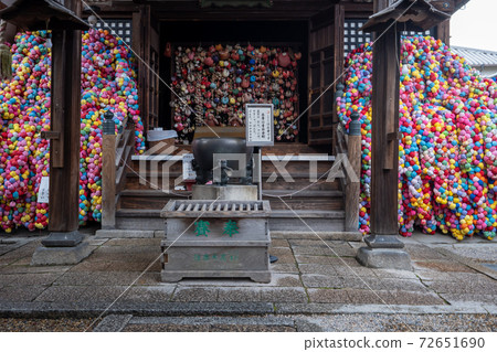 Shot of Yasaka Kosendou (Hirakana southern) in Higashiyama Ward, Kyoto city 72651690