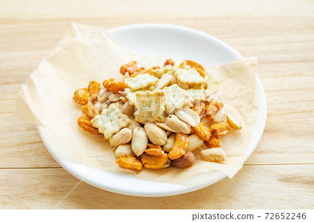 Snacks hail and nuts Snacks hail and nuts 72652246