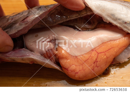 Anisakis寄生在Sukesoudara的內臟中 Anisakis寄生在Sukesoudara的內臟中 72653638