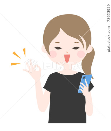 A young woman holding a smartphone and smiling and signing OK Upper body [no main line] 72653939