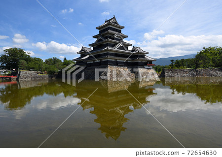 Matsumoto Castle in summer Matsumoto Castle in summer 72654630