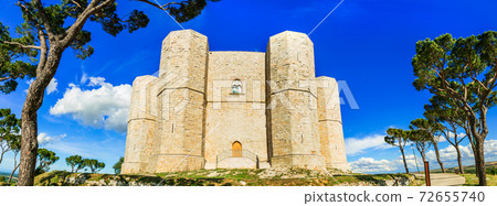 Unique castle Castel del Monte - UNESCO World Heritage site, Puglia, Italy Unique castle Castel del Monte - UNESCO World Heritage site, Puglia, Italy 72655740