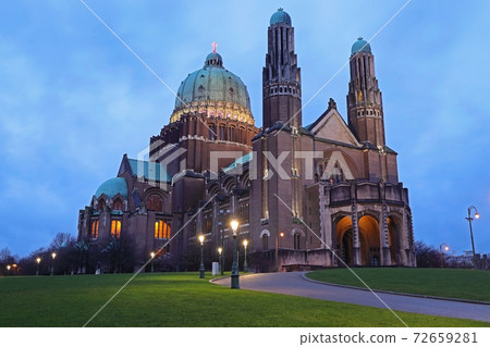 Basilica of the Sacred Heart in the evening twilight 72659281