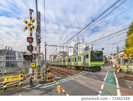 [東京駒mag市]從駒mag站乘坐山手線的第二個中里十字口到田Tab站的火車。 72662588