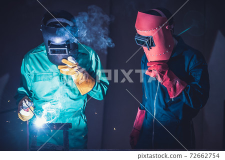 Metal welding steel works using electric arc welding machine 72662754