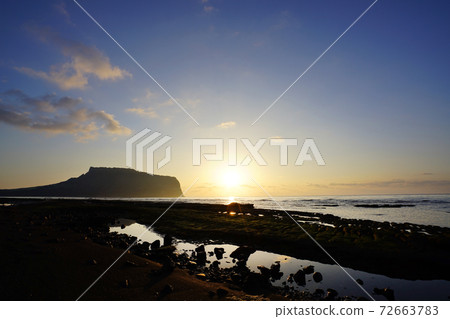 Seongsan Ilchulbong Seongsan Ilchulbong 72663783