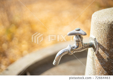 Water faucet image 72664463