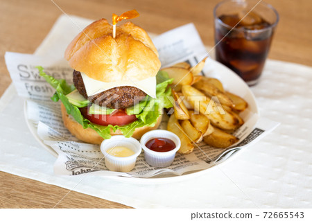 Gourmet avocado cheeseburger 72665543