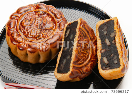moon cake 72666217