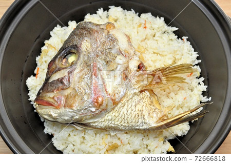Sea bream rice with head 72666818