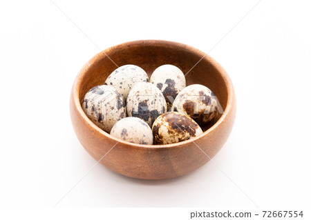 Quail eggs 72667554