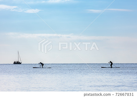 Sap that slides on the water 72667831